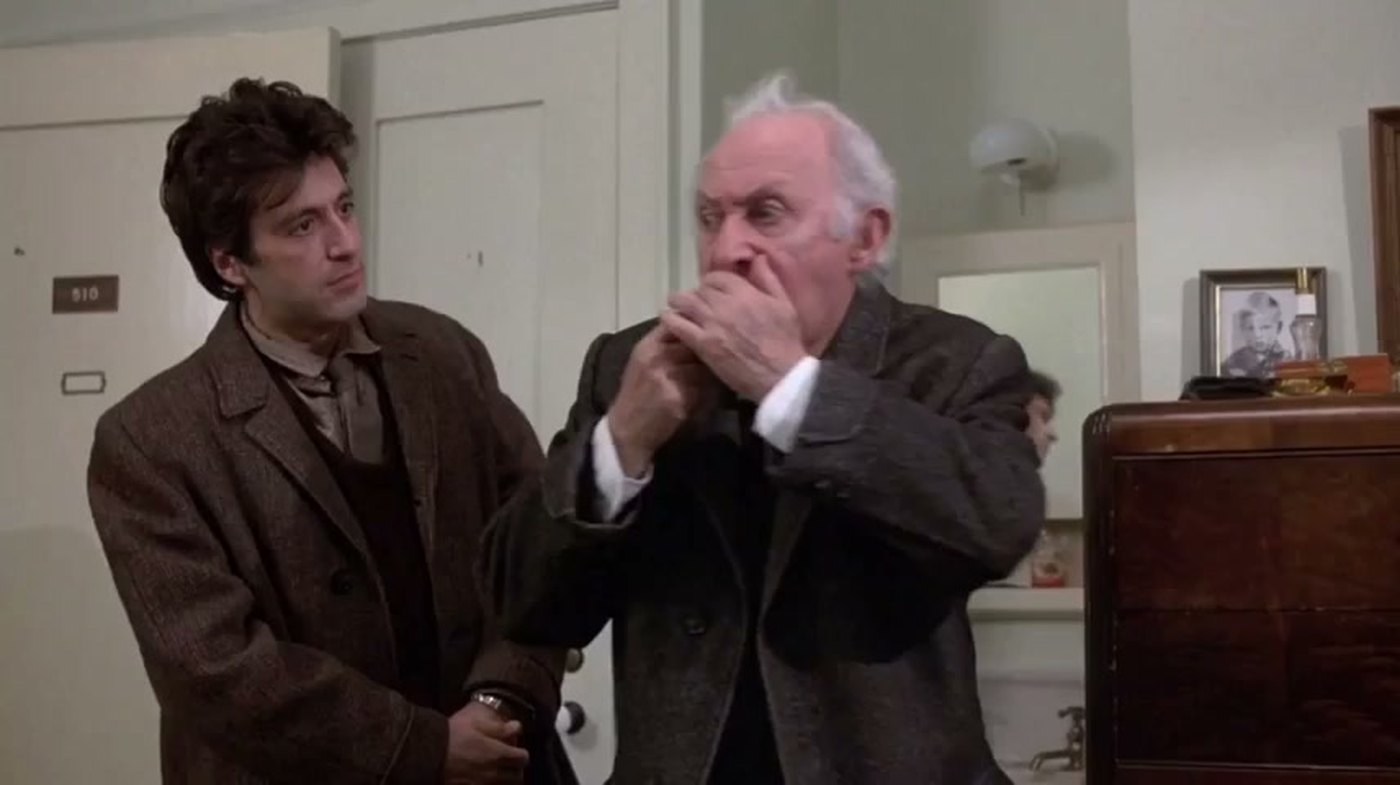 Al Pacino y Lee Strasberg en «Justicia para todos»