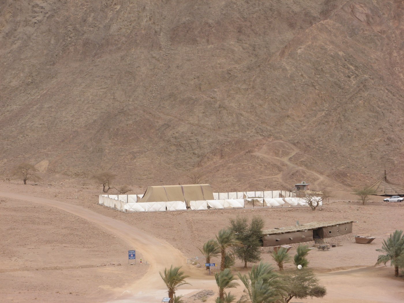 Modelo a escala real del tabernáculo en el valle de Timna, Israel